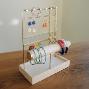 Jewelry holder - 27.5x21 cm jewelry display in gold metal and Beige suede x1