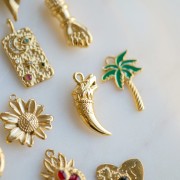 Tiger tooth and head pendant 27x11 mm - 304 stainless steel, gold-plated x1