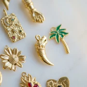 Palm tree pendant 25x17 mm with epoxy resin - 304 Gold stainless steel - Green x1