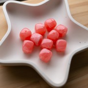 Irregular cube beads 16x17 mm - Translucent acrylic - Coral marbled x10