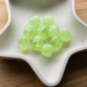 Irregular cube beads 16x17 mm - Translucent acrylic Marbled light green x10
