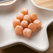 Irregular cube beads 16x17 mm - Translucent acrylic - Salmon marbled x10