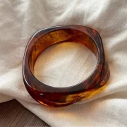 64.5 mm thick transparent acrylic bead bracelet - Marbled Amber x1