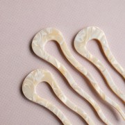 Acetate hair pick 116x32 mm - Marbled Beige - White x1