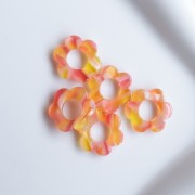 14 mm Acetate Flower Pendant - Marbled Pink - Yellow x1