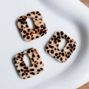 Square acetate pendant, hollow 21 mm - Mottled Brown - Cream x1