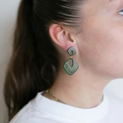 Hollow diamond stud earrings 16x14 mm acrylic - Marbled Dark Green glitter x2