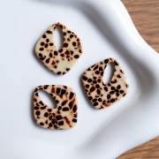 Hollow diamond pendant 28x25 mm acetate - Mottled Brown - Cream x1