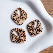 Hollow diamond pendant 28x25 mm acetate - Mottled Brown - Cream x1