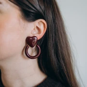 Resin heart and hoop earrings 49x35 mm - Burgundy x2