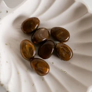 Flat irregular 18x13 mm acrylic beads - Dark brown x10