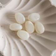 Flat irregular 18x13 mm acrylic beads - Ivory marbled x10