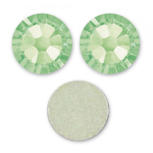 Swarovski stick-on rhinestones 2.6mm Peridot x36