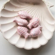 Ceramic fish bead 27x20 mm - Light pink - White x1