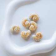 Ceramic shell bead snail 21x16 mm - White - Gold x1
