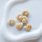 Ceramic shell bead snail 21x16 mm - White - Gold x1