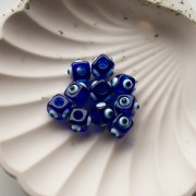 Resin cube bead 8 mm - raised eye motif - Navy blue - White - Blue x1