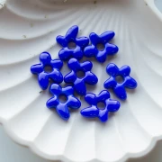 Irregular flower bead 18x17 mm in opaque glass - Dark blue x1