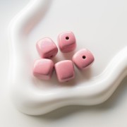 Beads irregular cubes 16x17 mm - second choice - Acrylic opaque Old pink x10