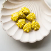Ceramic fish bead 20x16 mm - Yellow - White x1