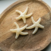 Acrylic starfish pearl 37x43 mm - Ecru - White marbled x1