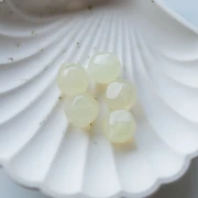14 mm irregular round faceted beads in transparent resin - Champagne x1