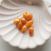 Irregular nugget beads 13.5x9 mm in translucent resin - Apricot marbled x8