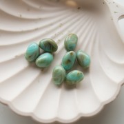 Irregular nugget beads 13.5x9 mm in opaque resin - Marbled Turquoise x8
