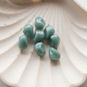 Irregular nugget beads 13x9 mm in opaque resin - Celadon x8