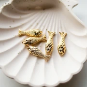 Fish spacer 27x9 mm in resin - Gold x1
