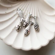 Fish spacer 27x9 mm in resin - Silver x1