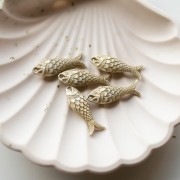 27x9 mm Resin Fish Pendant - Ivory Gold x1