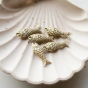 27x9 mm Resin Fish Pendant - Ivory Gold x1