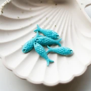 27x9 mm resin fish pendant - Turquoise x1