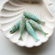 Fish pendant 48x11.5 mm in resin - Marbled turquoise x1