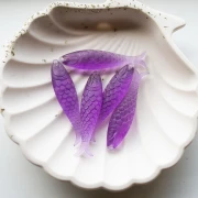Fish pendant 48x11.5 mm in resin - Translucent violet x1