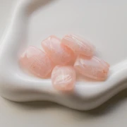 Striated rectangle bead 25x17 mm in resin - Pale pink glitter gold x1