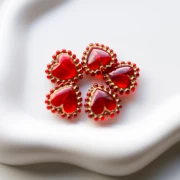 17.5 mm heart bead with mini clear resin balls - Red - Gold x1