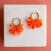 Curved flower petals 14x10.5 mm in resin - Lichen marbled x8