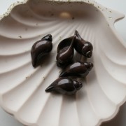 27x15 mm opaque resin shell bead - Marbled chocolate x1