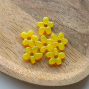 Irregular flower bead 18x17 mm in translucent glass - Yellow x1