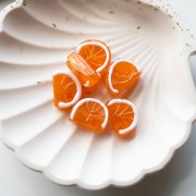 Orange slice bead 18.5x13 mm in glass - Orange - White x1