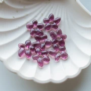 Irregular flower bead 18x17 mm in translucent glass - Plum x1