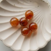 15.5 mm round beads in clear acrylic - Auburn marbled x5