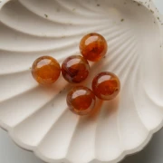 15.5 mm round beads in clear acrylic - Auburn marbled x5