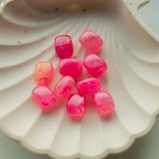 Rounded rectangular 13x10.5 mm acrylic beads - Fuchsia marbled x10