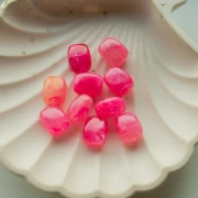 Rounded rectangular 13x10.5 mm acrylic beads - Fuchsia marbled x10