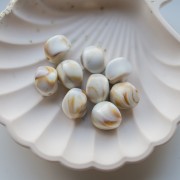 Irregular 15x14 mm acrylic beads - Marbled White - Brown x10