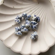 13 mm ceramic dog bead - White - Blue x1