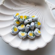 Ceramic heart bead 12x14 mm - Lemon motif - White - Yellow x1